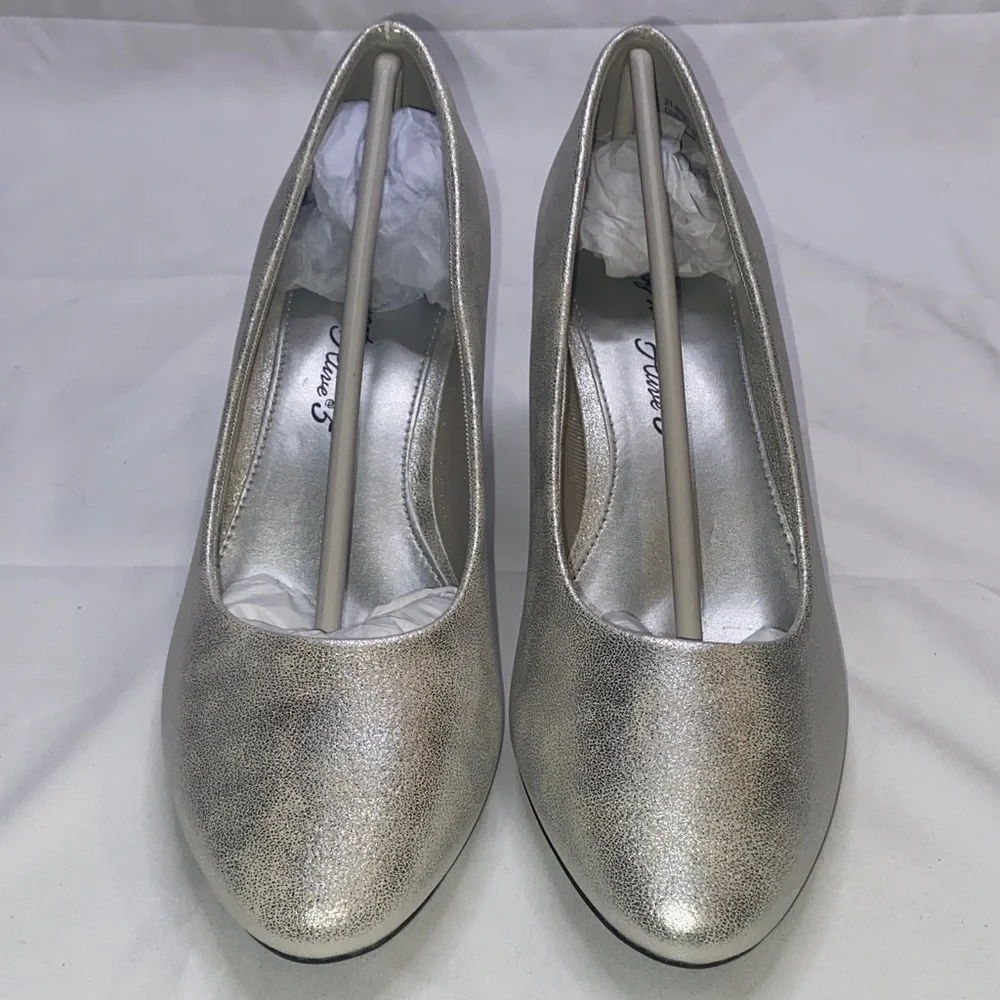 Elegant Easy Street Ballari Womens Round Stiletto Heel‎ Pumps